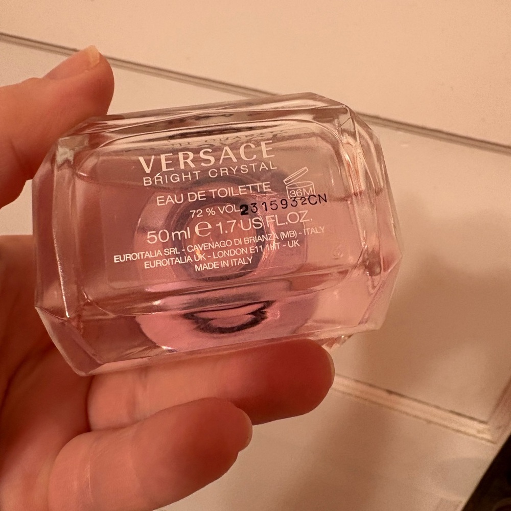 Versace Bright Crystal with Pink Hue - Picture 3 of 5